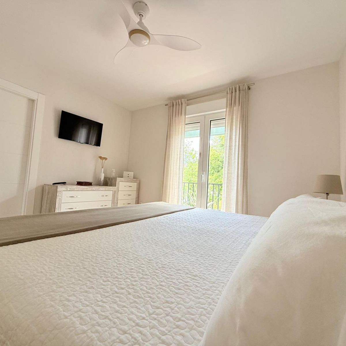 5 Bed Townhouse for sale in Marbella Costa Del Sol, Málaga, Spain