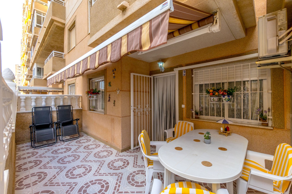 Se vende Apartamento Planta Baja de 2 dormitorios en Costa Blanca, Alicante, España