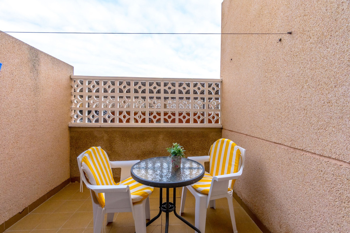 Se vende Apartamento Planta Baja de 2 dormitorios en Costa Blanca, Alicante, España