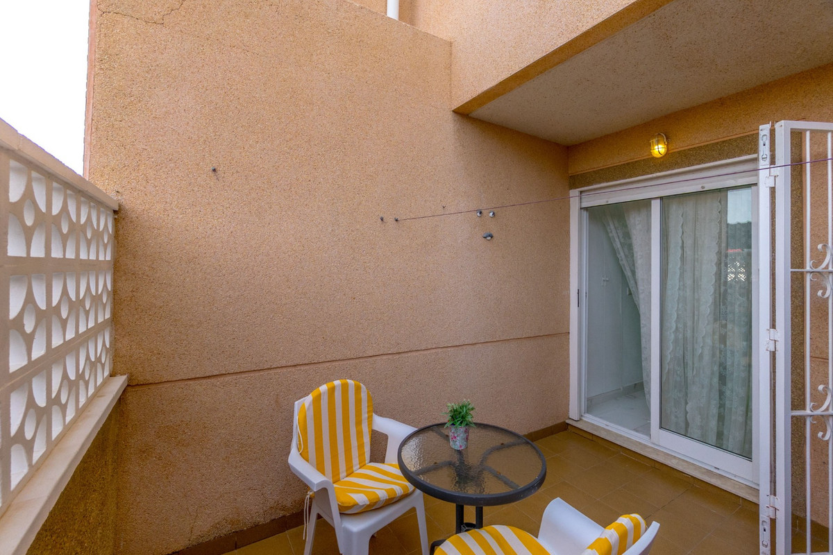 Se vende Apartamento Planta Baja de 2 dormitorios en Costa Blanca, Alicante, España