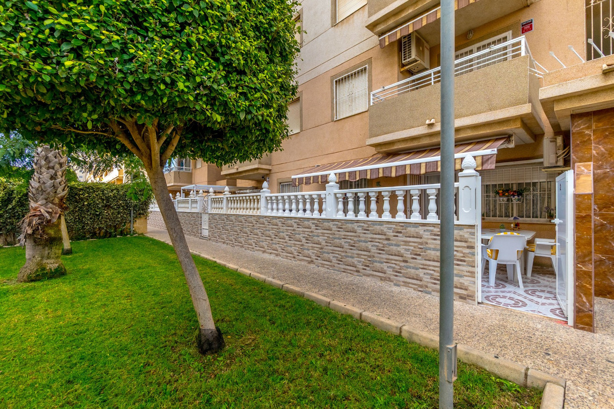 Se vende Apartamento Planta Baja de 2 dormitorios en Costa Blanca, Alicante, España