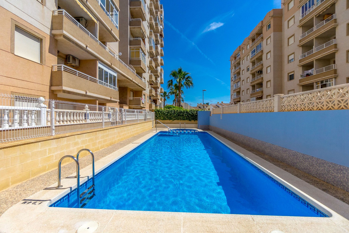 Se vende Apartamento Planta Baja de 2 dormitorios en Costa Blanca, Alicante, España