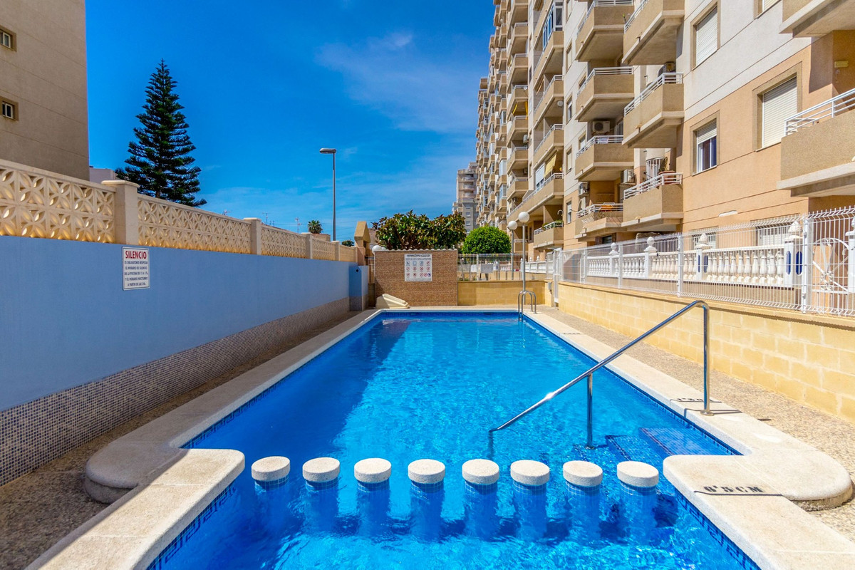 Se vende Apartamento Planta Baja de 2 dormitorios en Costa Blanca, Alicante, España