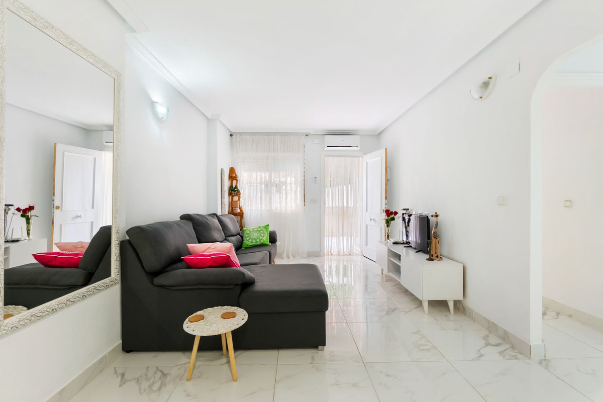 Se vende Apartamento Planta Baja de 2 dormitorios en Costa Blanca, Alicante, España