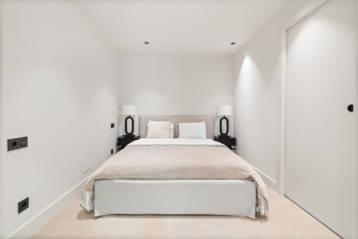 3 Bed Apartment for sale in Nueva Andalucía Costa Del Sol, Málaga, Spain