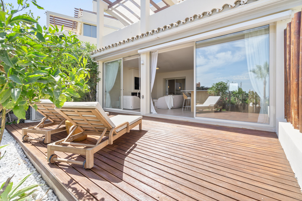 3 Bed Apartment for sale in Nueva Andalucía Costa Del Sol, Málaga, Spain