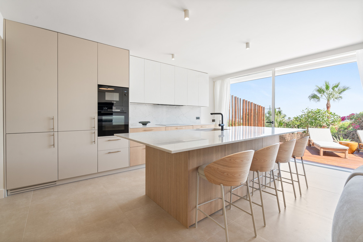 3 Bed Apartment for sale in Nueva Andalucía Costa Del Sol, Málaga, Spain