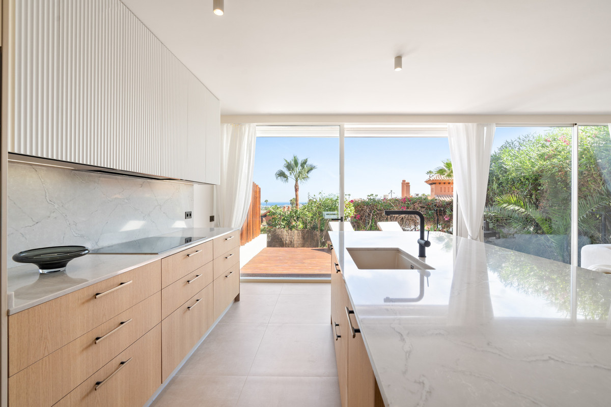 3 Bed Apartment for sale in Nueva Andalucía Costa Del Sol, Málaga, Spain