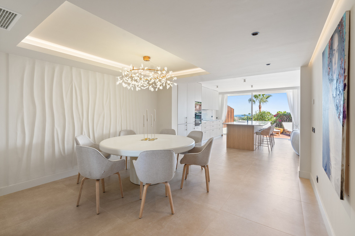 3 Bed Apartment for sale in Nueva Andalucía Costa Del Sol, Málaga, Spain