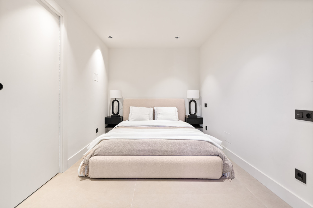 3 Bed Apartment for sale in Nueva Andalucía Costa Del Sol, Málaga, Spain
