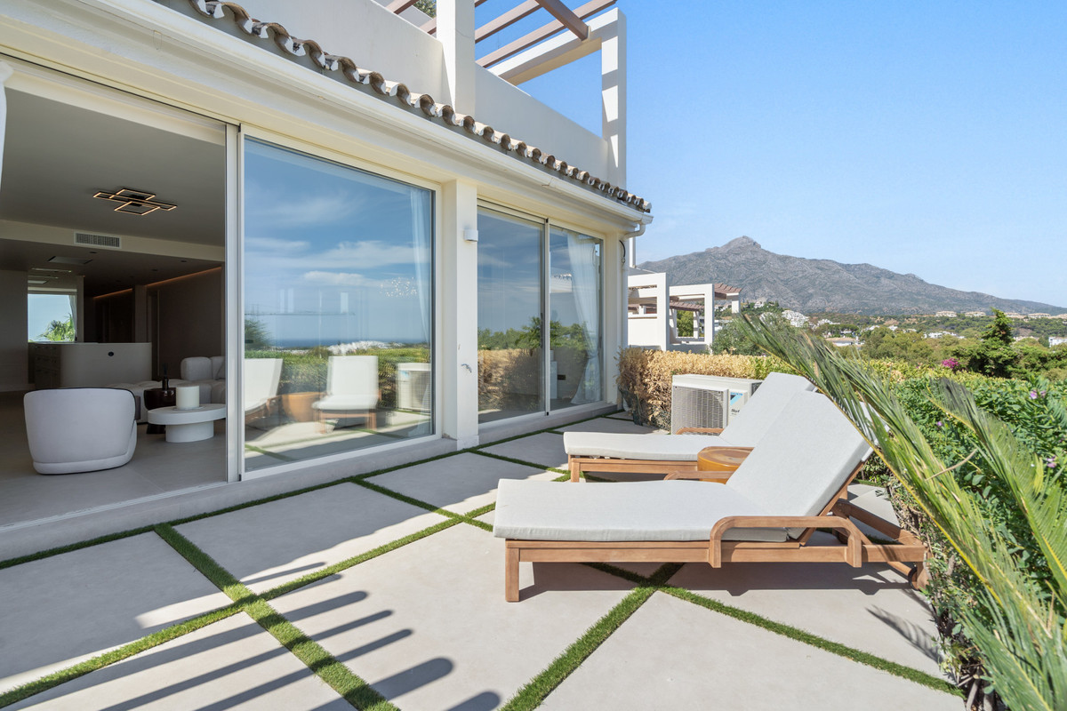 3 Bed Apartment for sale in Nueva Andalucía Costa Del Sol, Málaga, Spain