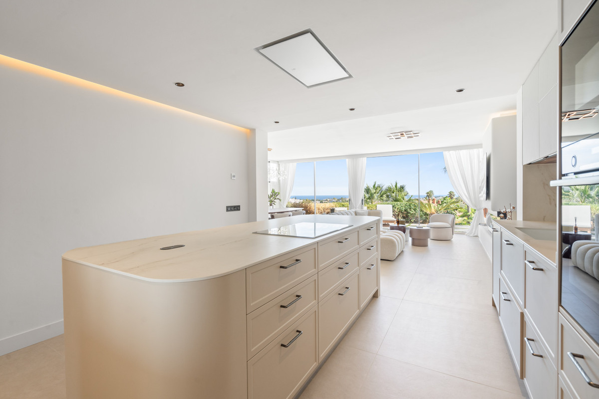 3 Bed Apartment for sale in Nueva Andalucía Costa Del Sol, Málaga, Spain