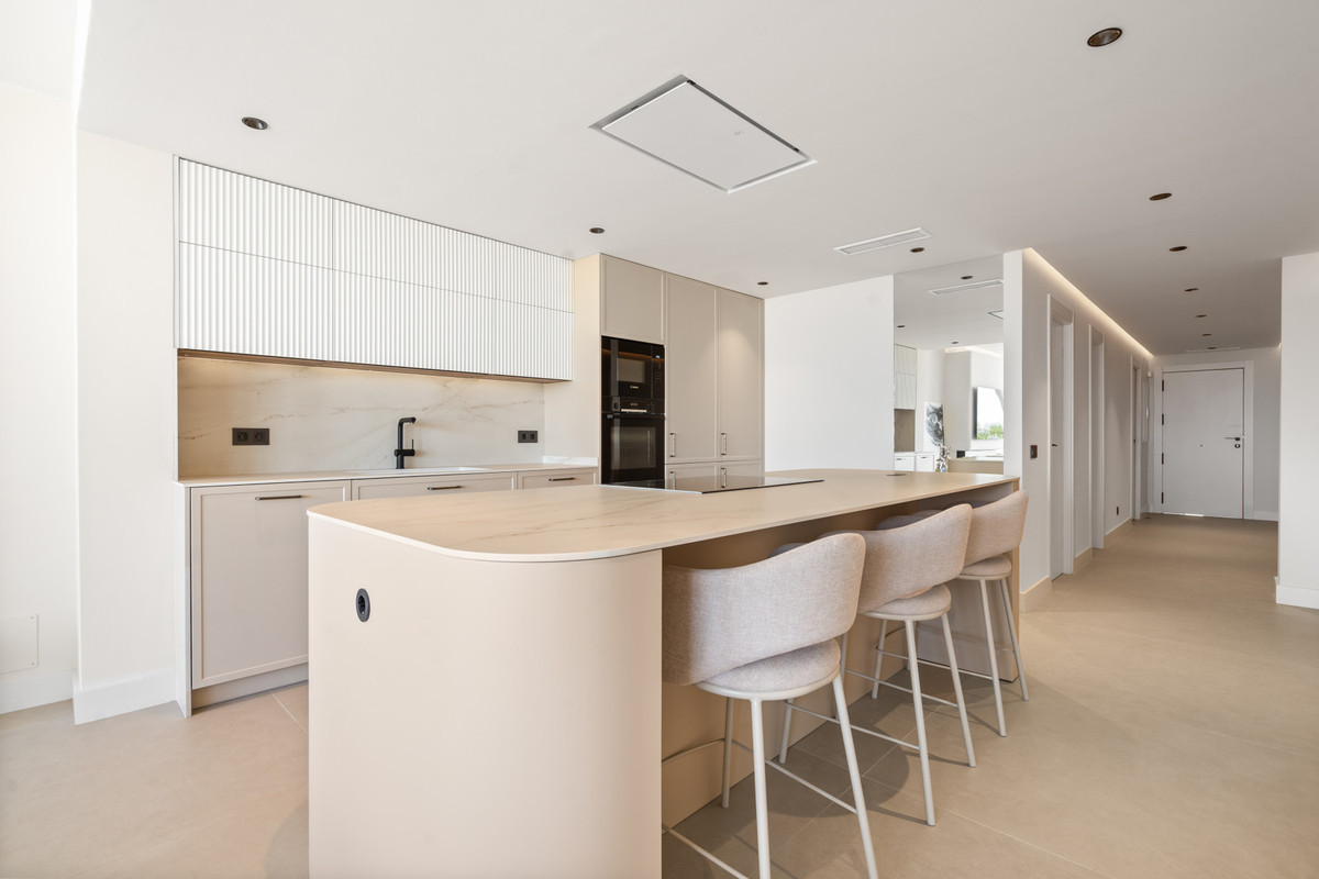 3 Bed Apartment for sale in Nueva Andalucía Costa Del Sol, Málaga, Spain
