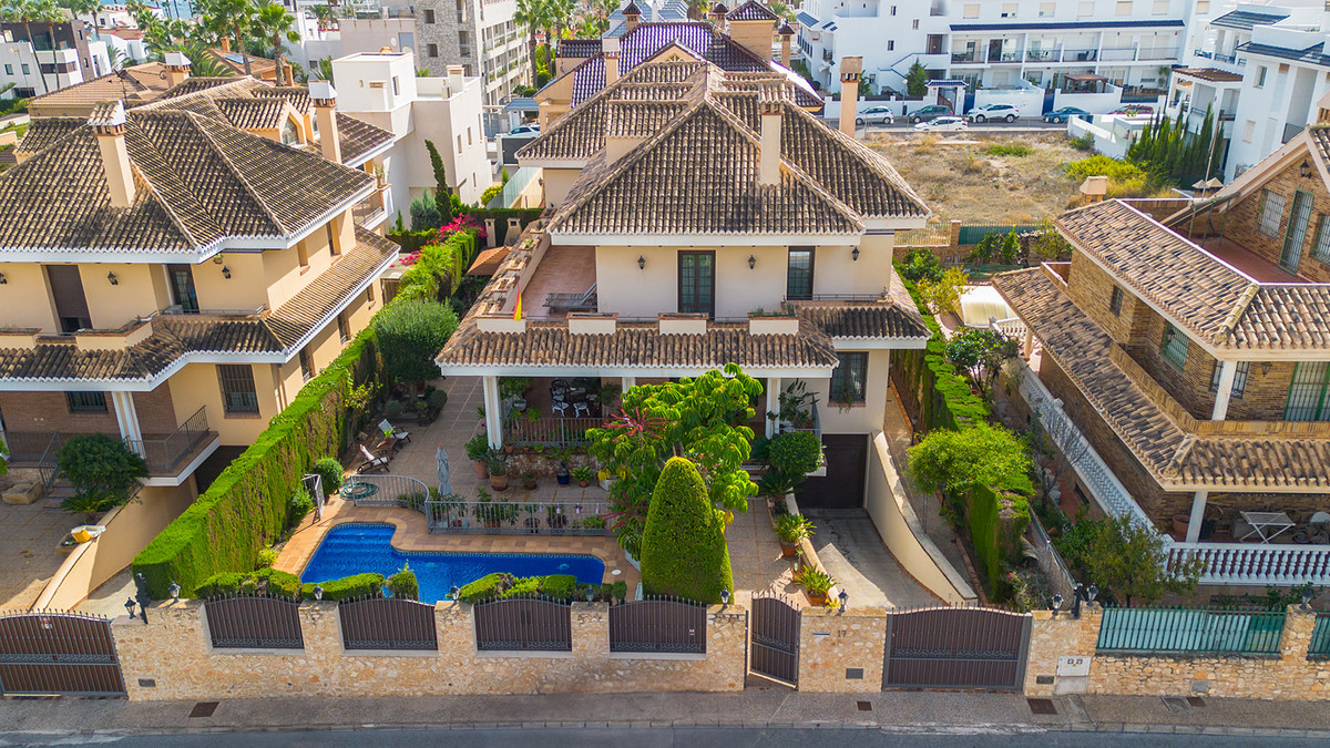 6 Bed Townhouse for sale in La Veleta Costa Blanca, Alicante, Spain
