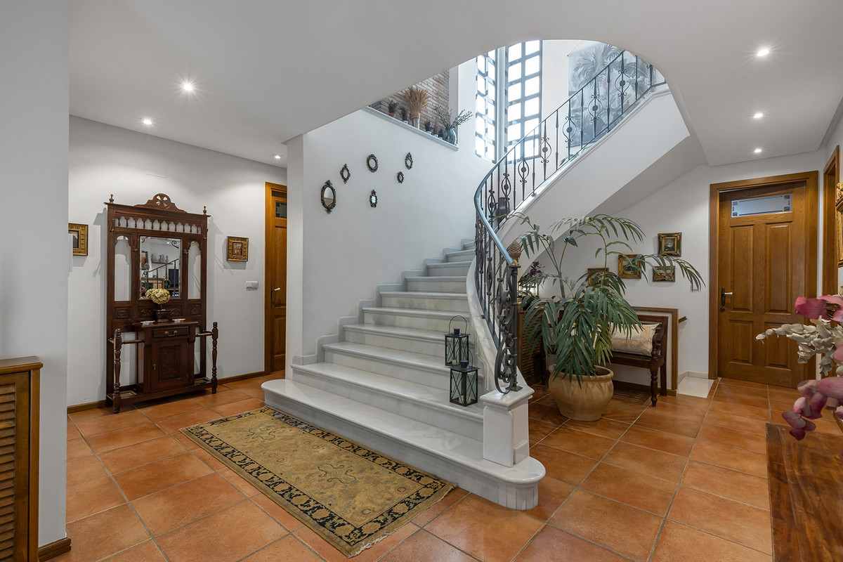 6 Bed Townhouse for sale in La Veleta Costa Blanca, Alicante, Spain