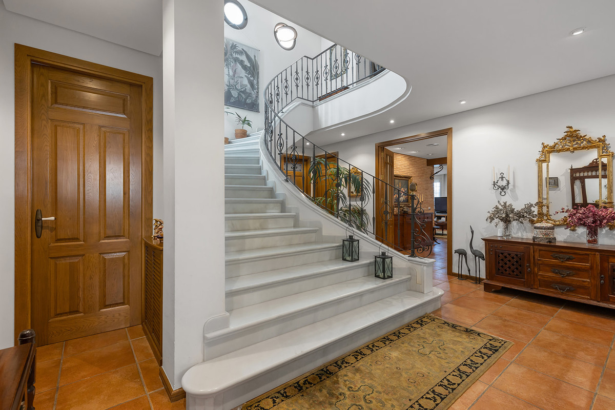 6 Bed Townhouse for sale in La Veleta Costa Blanca, Alicante, Spain