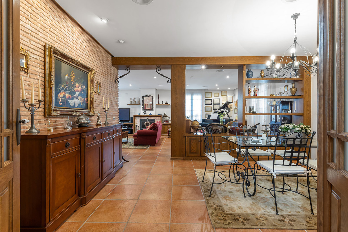 6 Bed Townhouse for sale in La Veleta Costa Blanca, Alicante, Spain