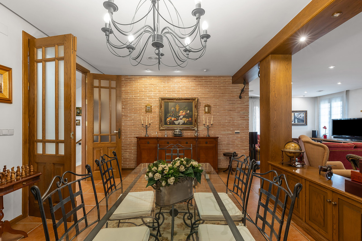 6 Bed Townhouse for sale in La Veleta Costa Blanca, Alicante, Spain