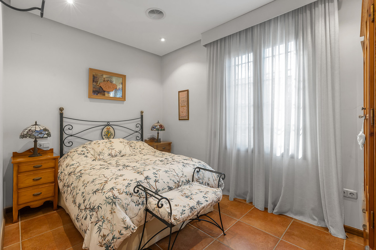 6 Bed Townhouse for sale in La Veleta Costa Blanca, Alicante, Spain