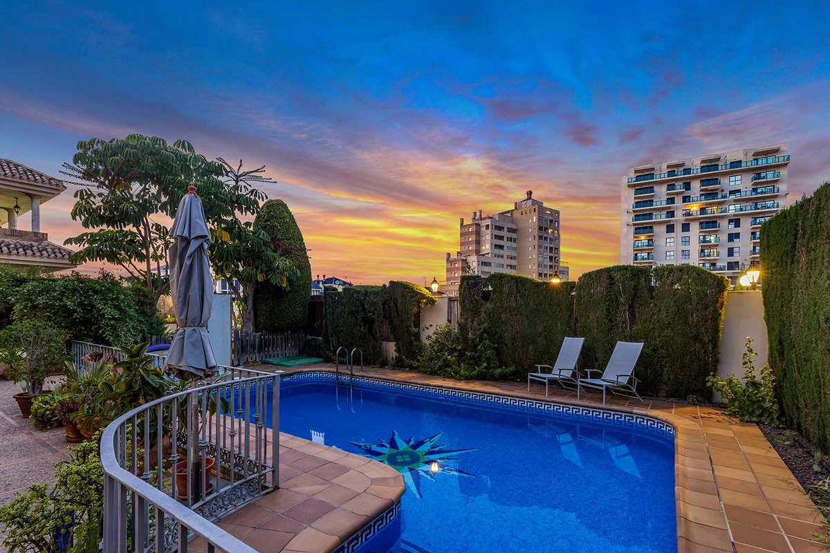 6 Bed Townhouse for sale in La Veleta Costa Blanca, Alicante, Spain