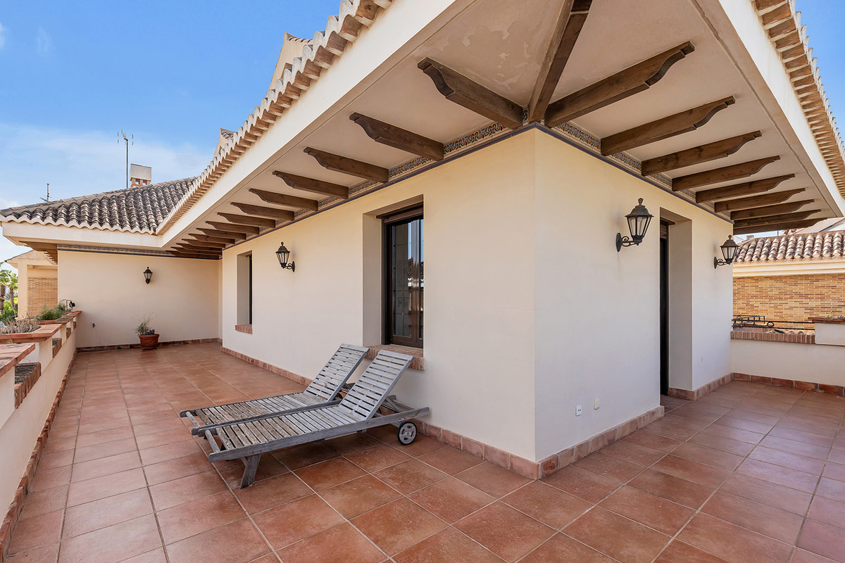 6 Bed Townhouse for sale in La Veleta Costa Blanca, Alicante, Spain