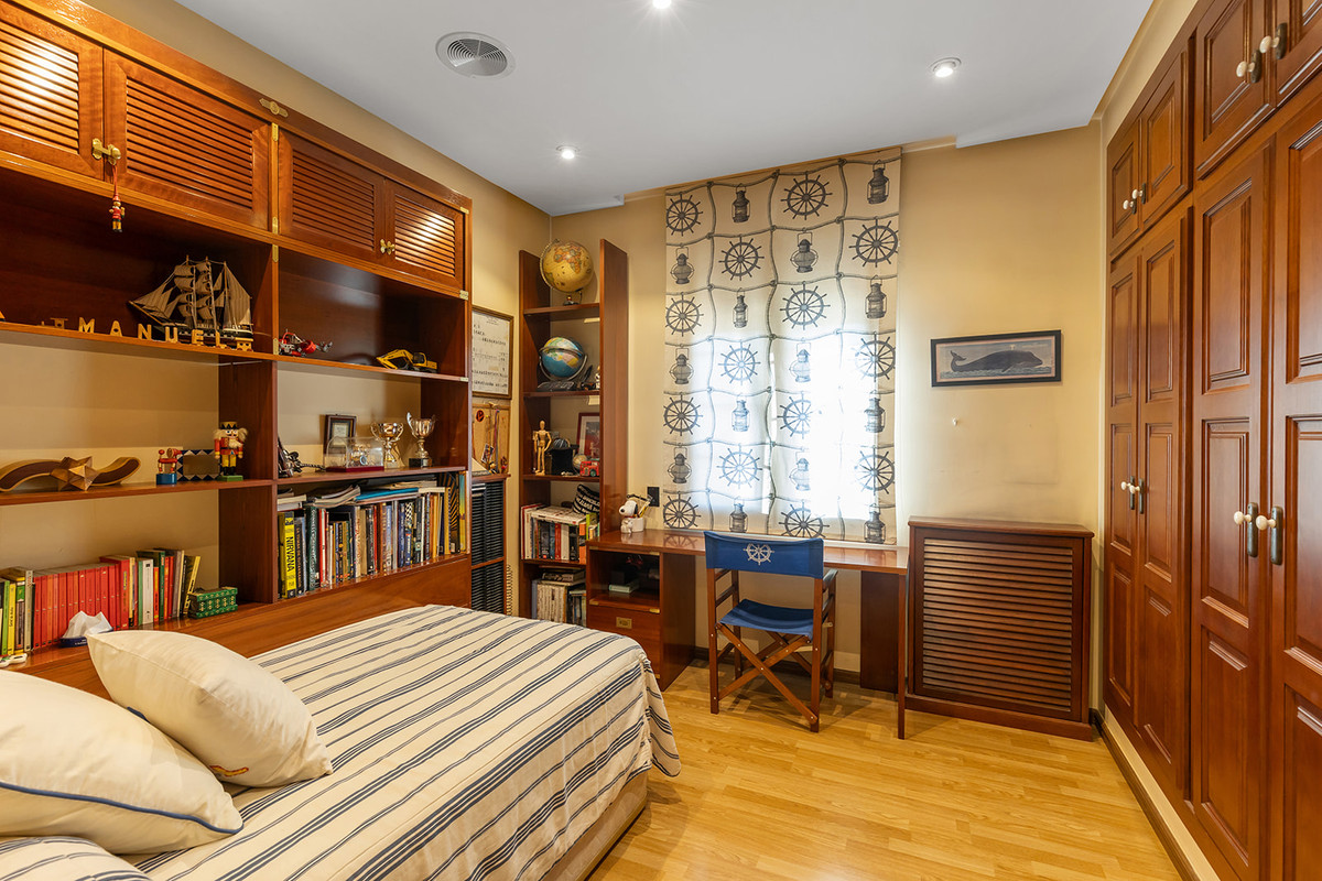 6 Bed Townhouse for sale in La Veleta Costa Blanca, Alicante, Spain