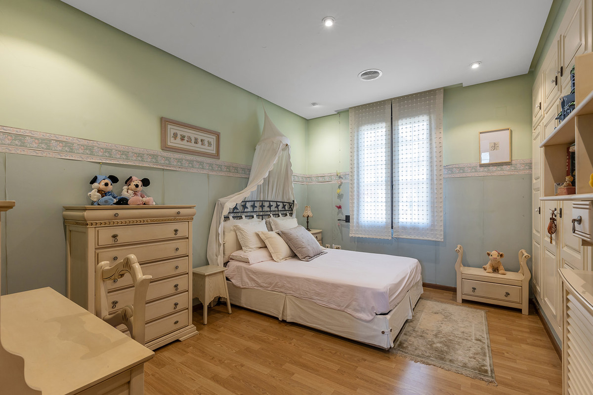 6 Bed Townhouse for sale in La Veleta Costa Blanca, Alicante, Spain