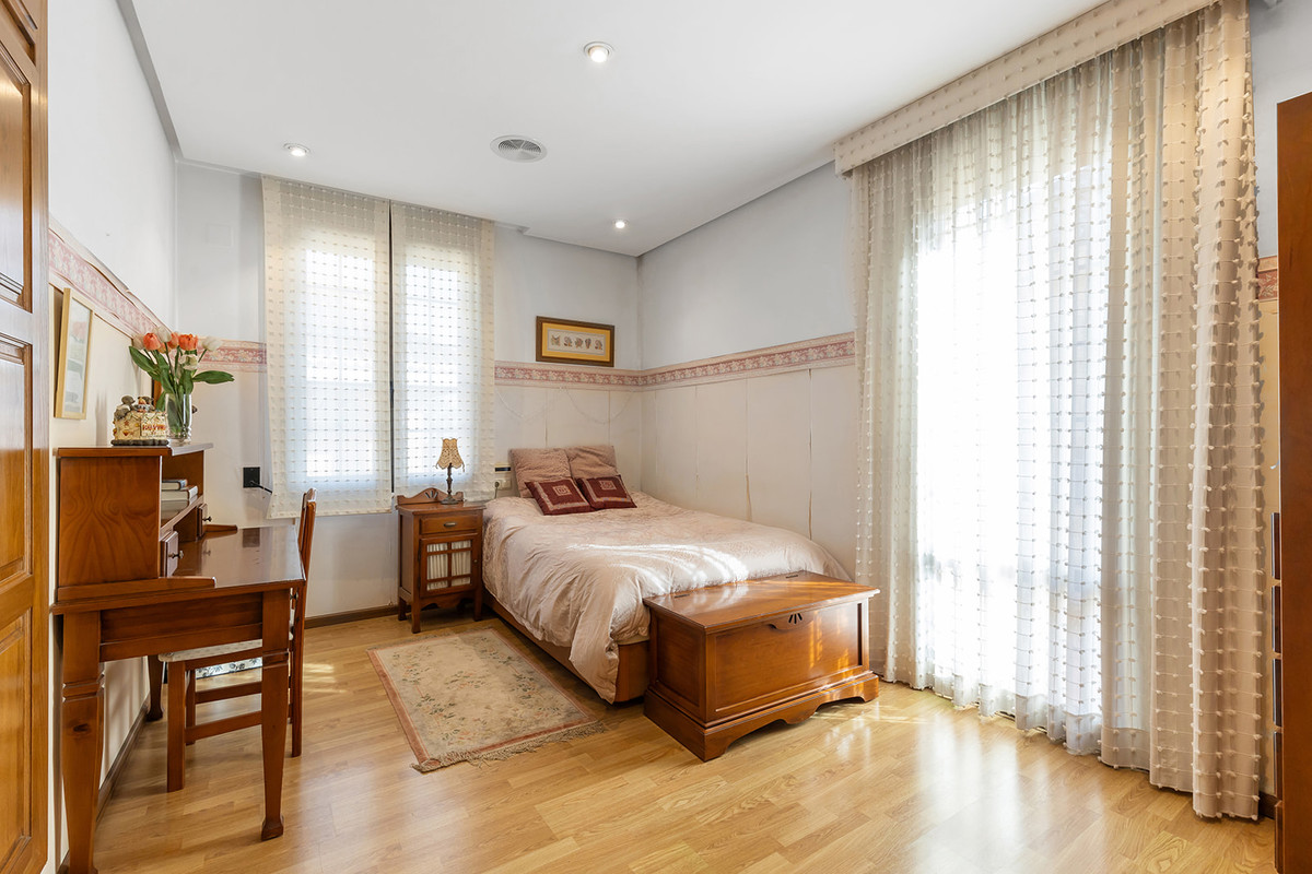 6 Bed Townhouse for sale in La Veleta Costa Blanca, Alicante, Spain