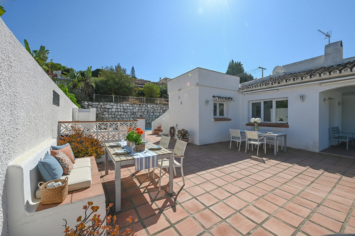 3 Bed Townhouse for sale in Cerros Del Aguila Costa Del Sol, Málaga, Spain