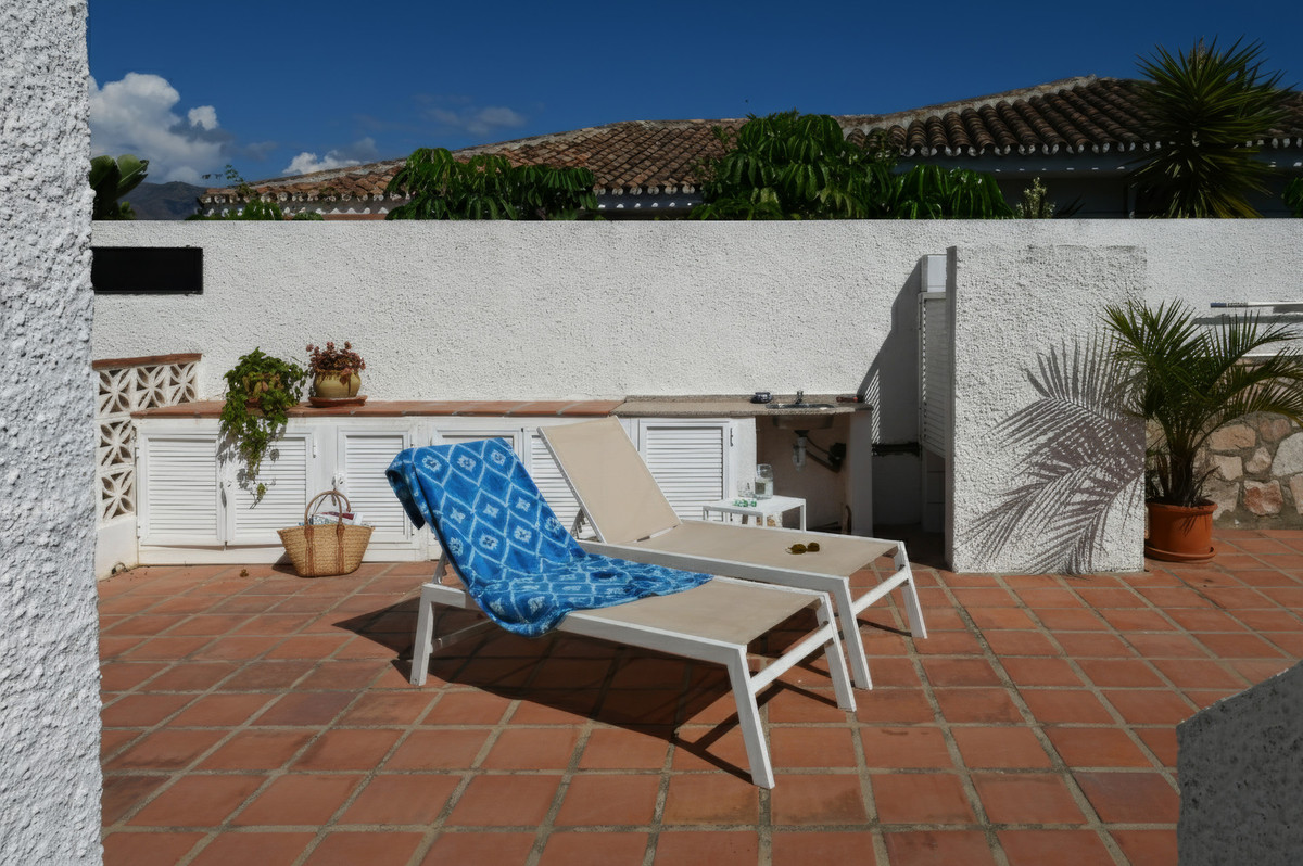 3 Bed Townhouse for sale in Cerros Del Aguila Costa Del Sol, Málaga, Spain