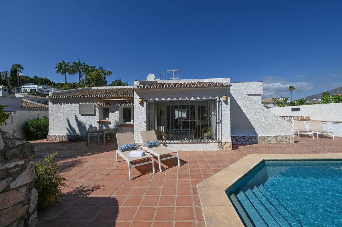 3 Bed Townhouse for sale in Cerros Del Aguila Costa Del Sol, Málaga, Spain
