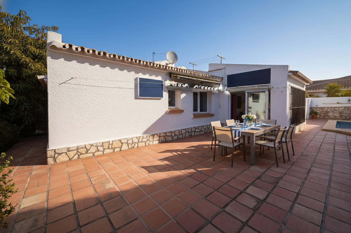 3 Bed Townhouse for sale in Cerros Del Aguila Costa Del Sol, Málaga, Spain