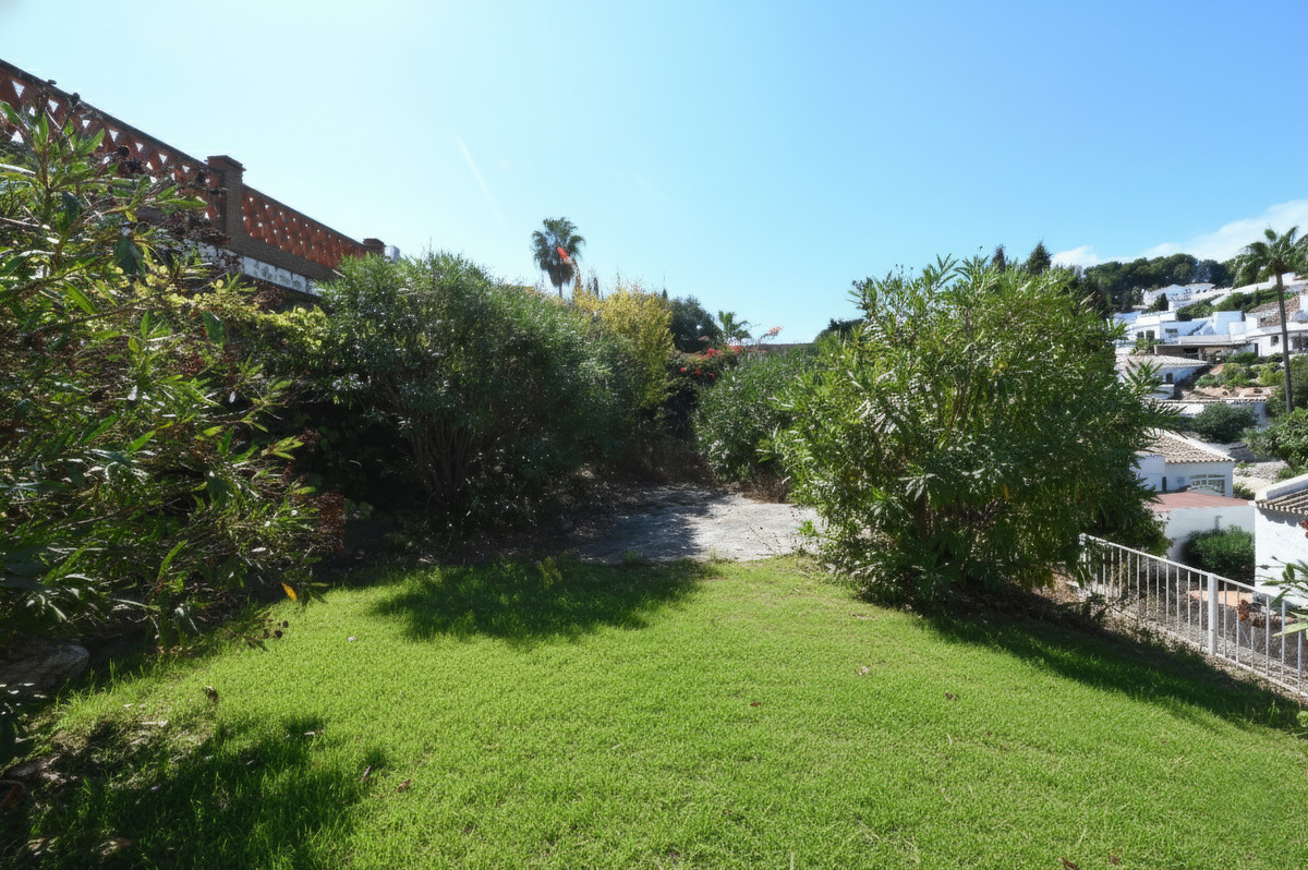 3 Bed Townhouse for sale in Cerros Del Aguila Costa Del Sol, Málaga, Spain