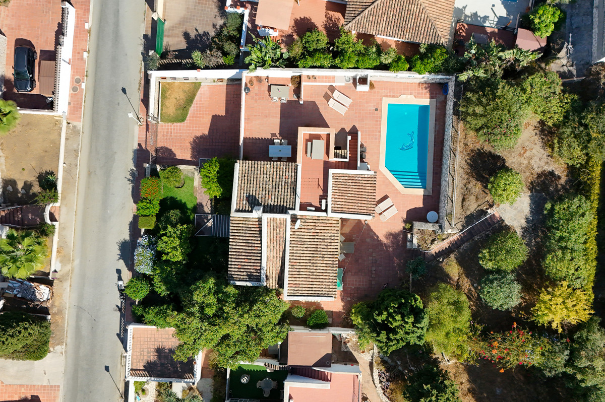 3 Bed Townhouse for sale in Cerros Del Aguila Costa Del Sol, Málaga, Spain