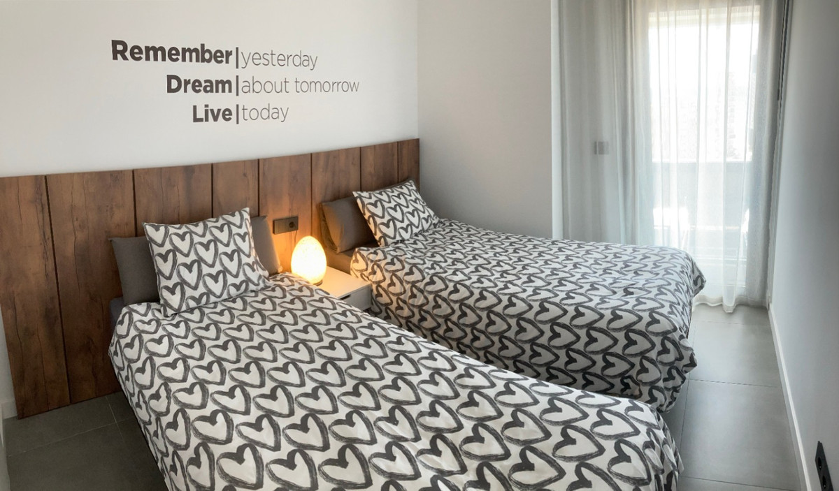 Se vende Apartamento Planta Media de 2 dormitorios en Costa Blanca, Alicante, España