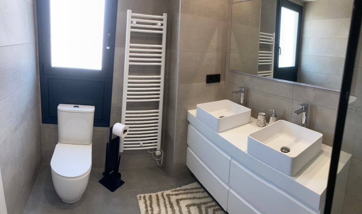 Se vende Apartamento Planta Media de 2 dormitorios en Costa Blanca, Alicante, España