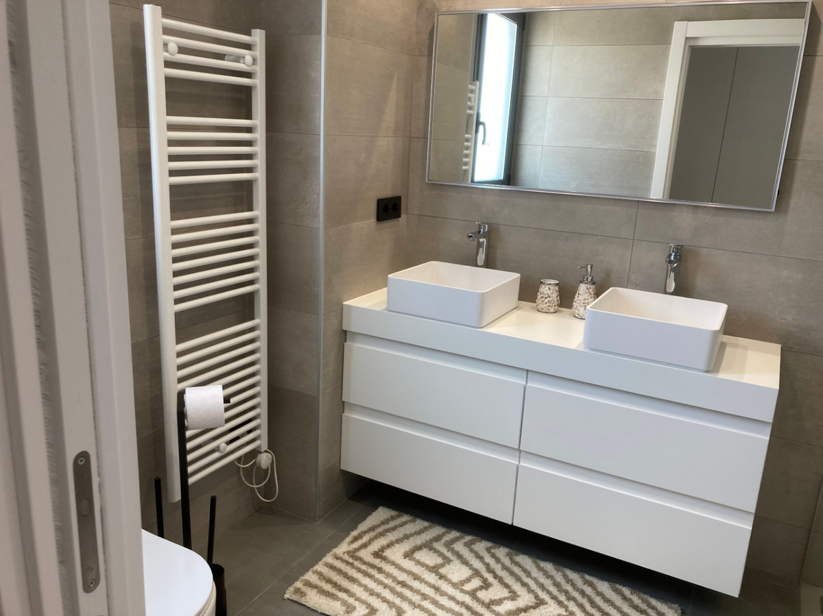 Se vende Apartamento Planta Media de 2 dormitorios en Costa Blanca, Alicante, España