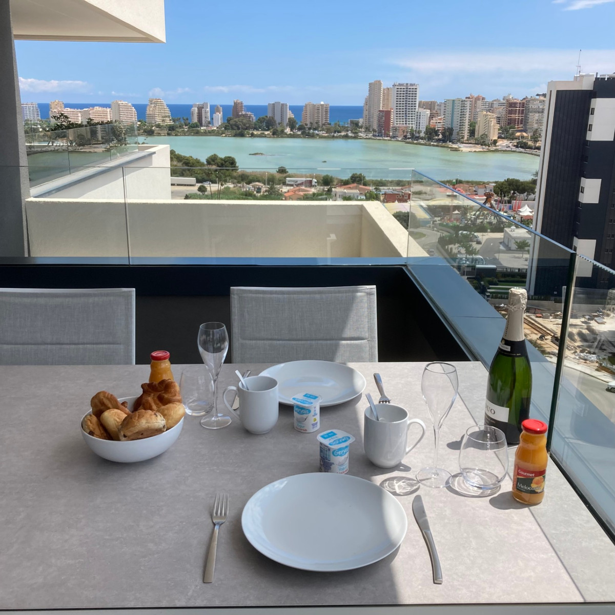 Se vende Apartamento Planta Media de 2 dormitorios en Costa Blanca, Alicante, España