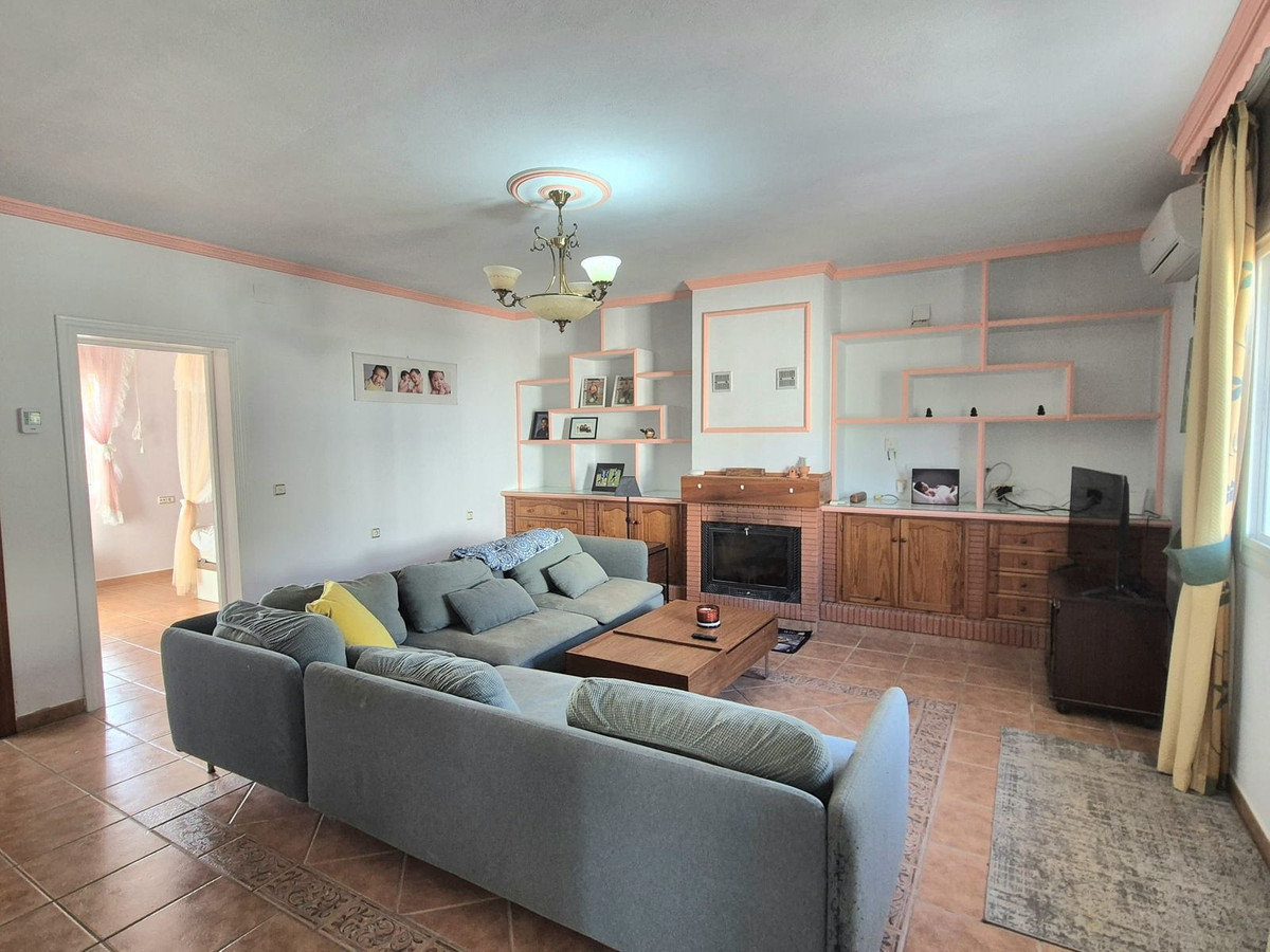 5 Bed Townhouse for sale in Alhaurín De La Torre Costa Del Sol, Málaga, Spain