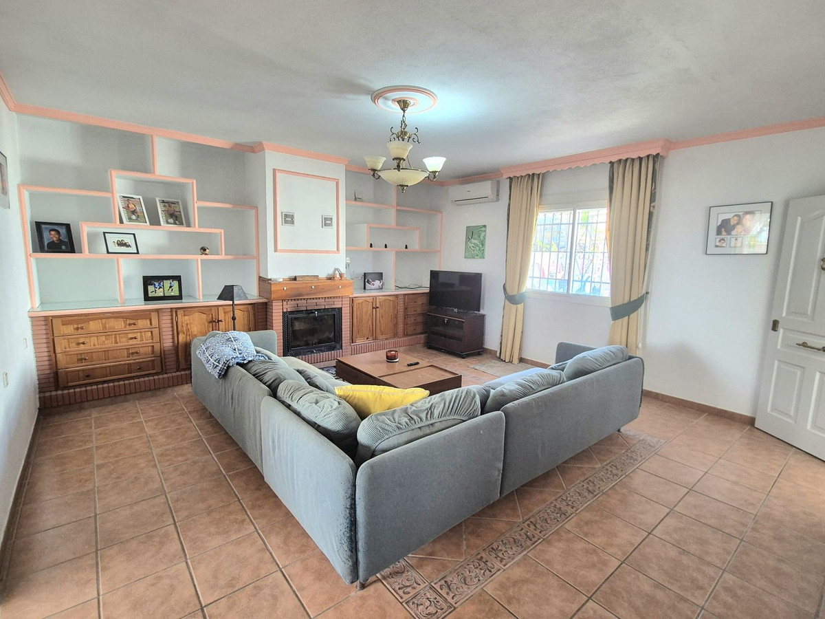 5 Bed Townhouse for sale in Alhaurín De La Torre Costa Del Sol, Málaga, Spain