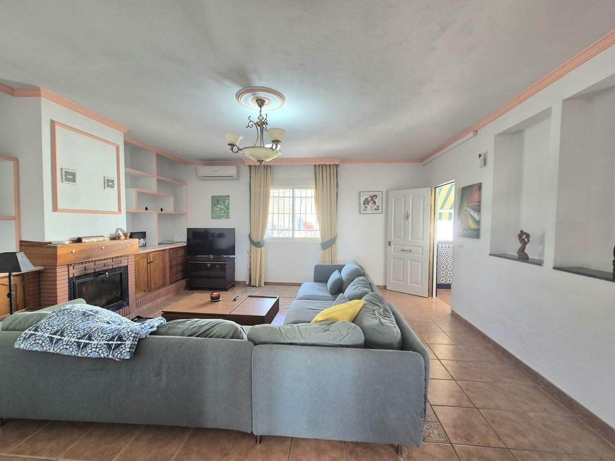5 Bed Townhouse for sale in Alhaurín De La Torre Costa Del Sol, Málaga, Spain