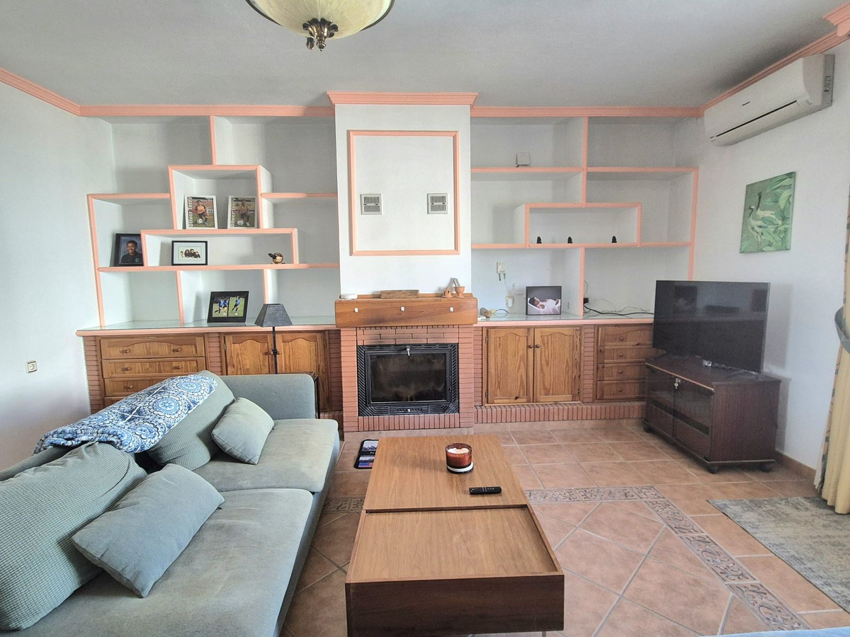 5 Bed Townhouse for sale in Alhaurín De La Torre Costa Del Sol, Málaga, Spain