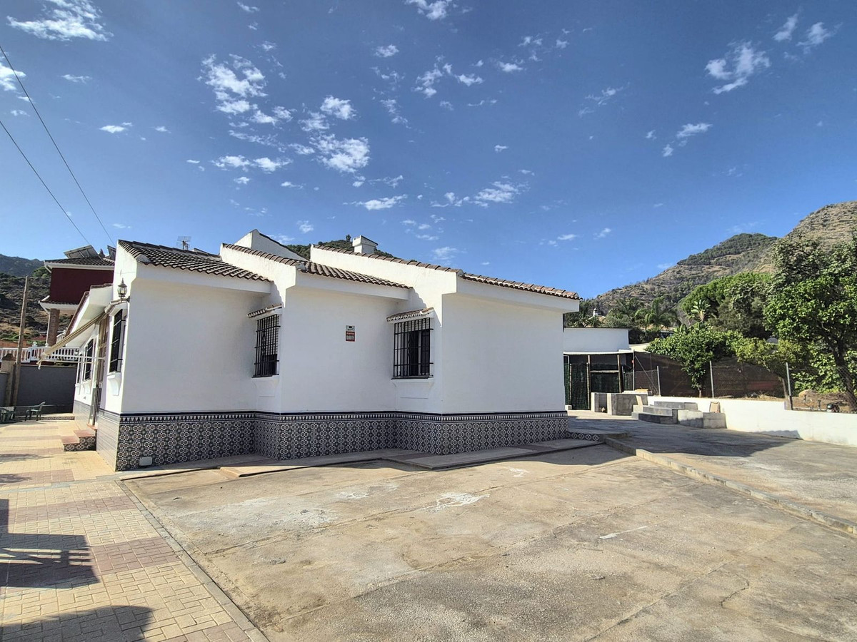 5 Bed Townhouse for sale in Alhaurín De La Torre Costa Del Sol, Málaga, Spain