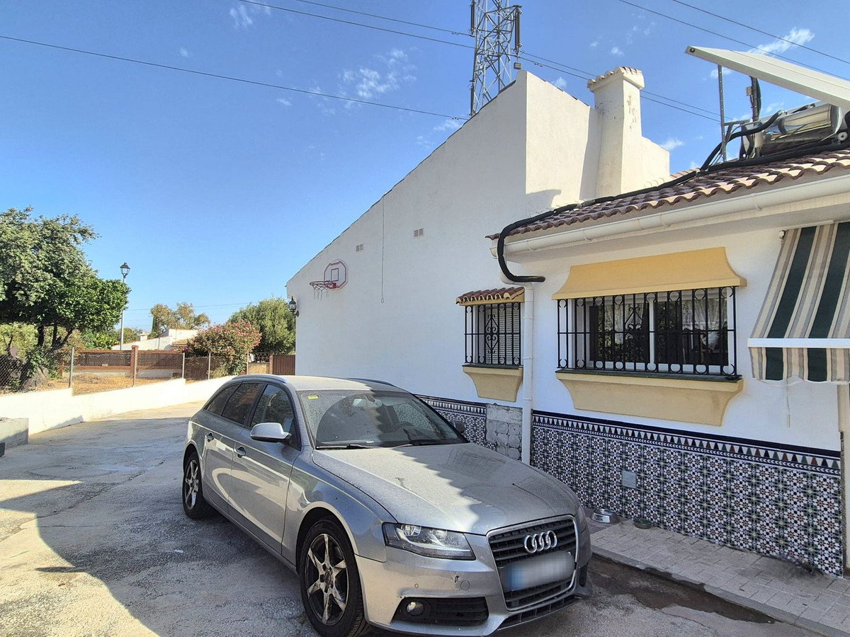 5 Bed Townhouse for sale in Alhaurín De La Torre Costa Del Sol, Málaga, Spain