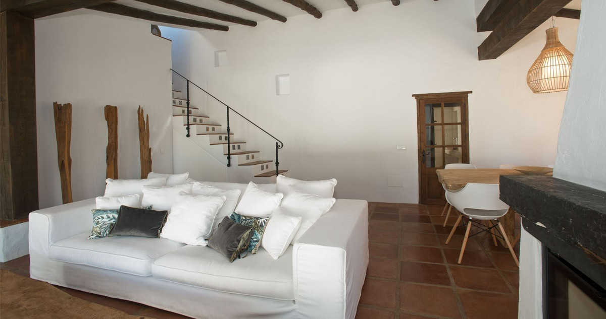 4 Bed Townhouse for sale in Canillas De Aceituno Costa Del Sol East, Málaga, Spain