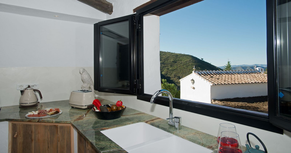 4 Bed Townhouse for sale in Canillas De Aceituno Costa Del Sol East, Málaga, Spain