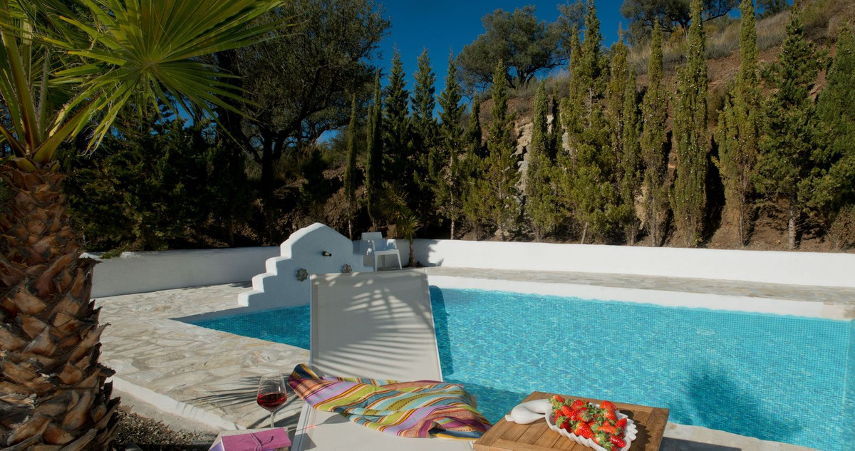4 Bed Townhouse for sale in Canillas De Aceituno Costa Del Sol East, Málaga, Spain