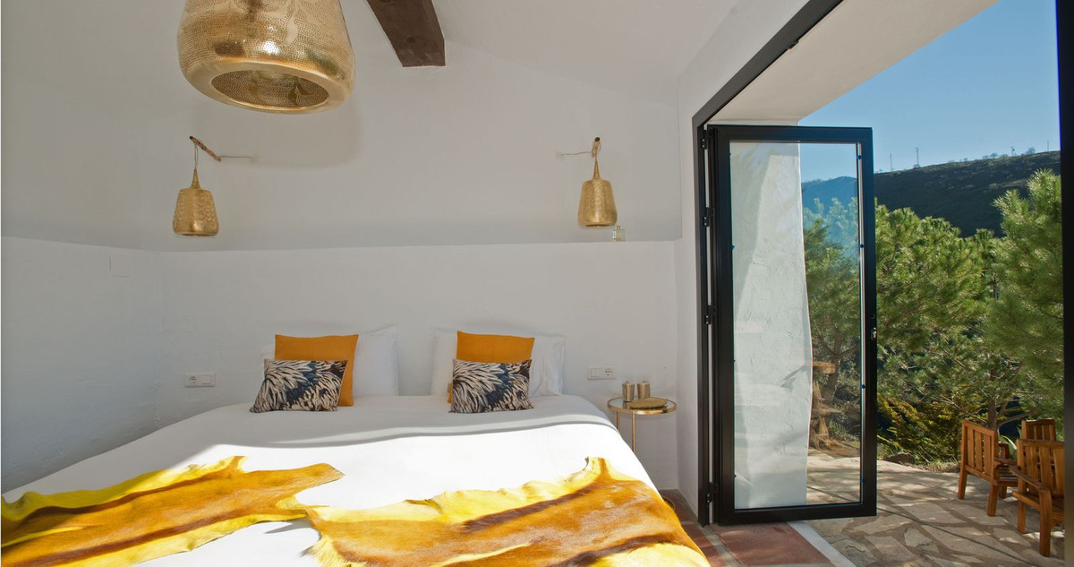4 Bed Townhouse for sale in Canillas De Aceituno Costa Del Sol East, Málaga, Spain
