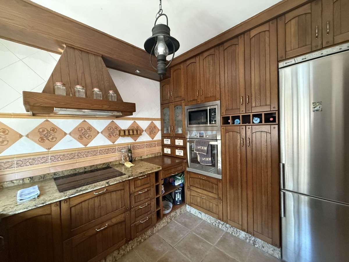 4 Bed Townhouse for sale in Estepona Costa Del Sol, Málaga, Spain