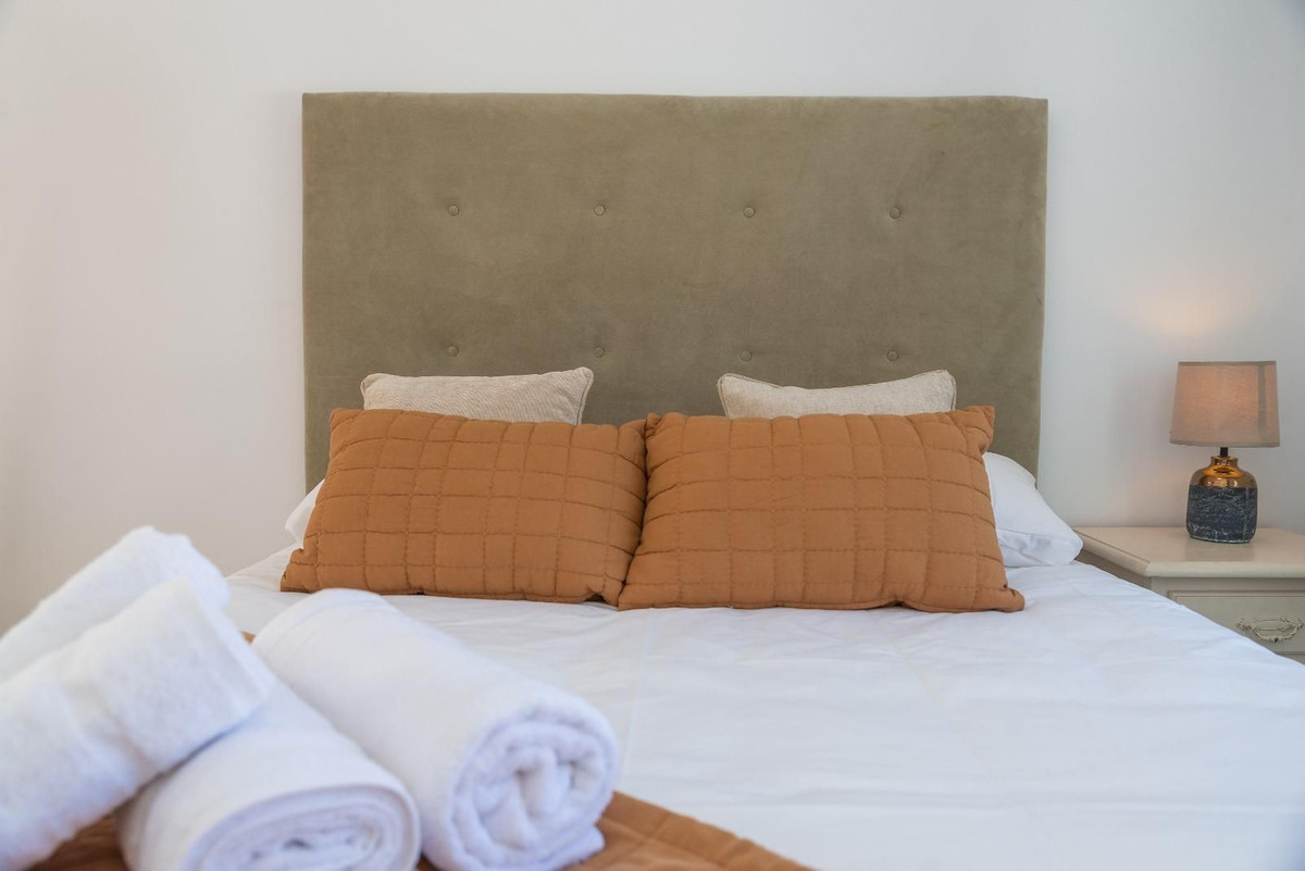 5 Bed Townhouse for sale in Nueva Andalucía Costa Del Sol, Málaga, Spain